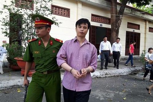 Vụ án hiếp dâm trẻ em gây 'náo loạn' ngành tố tụng: Trả tự do cho bị cáo