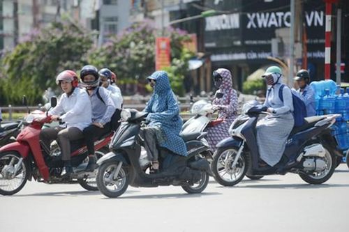Muôn kiểu tránh nóng người dân thủ đô