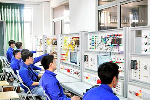 Rộng cơ hội việc làm của nghề điện công nghiệp
