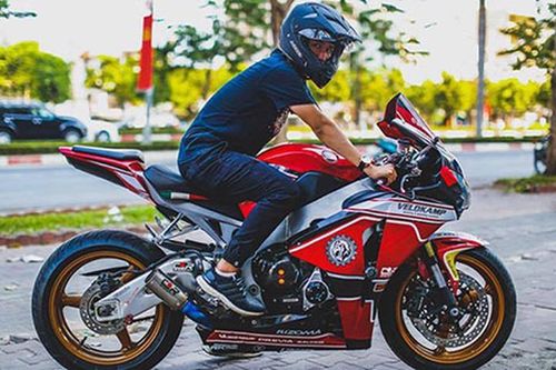 Siêu môtô Honda CBR1000RR độ 'cực chất' tại Sài Gòn