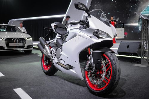 Chi tiết siêu môtô Ducati 959 Panigale tại Hà Nội