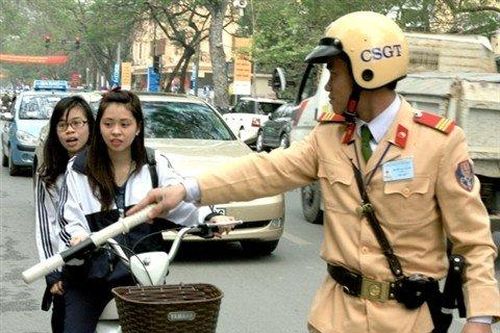 Thu tiền phạt vi phạm giao thông qua bưu điện