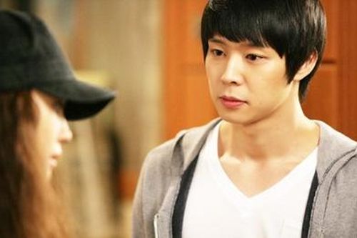 Kahi từng ám chỉ Park Yoochun nói dối