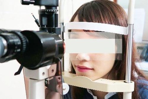 Mất tiền, hỏng mắt vì cấy mi giả