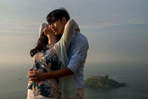 Ngọc Lan tung ảnh tình tứ bên hôn phu trước đám hỏi