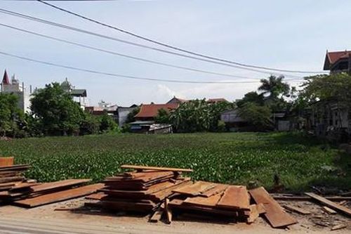 Hà Nội: Chồng điên cuồng, xả dao chém vỡ mặt vợ