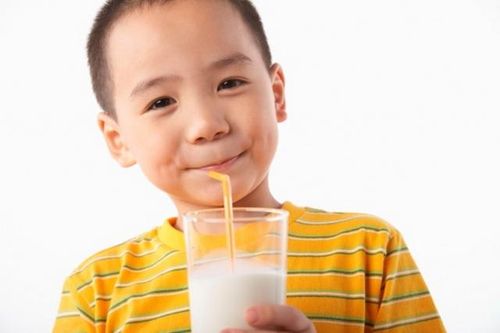 Trẻ 9 tuổi nên chọn loại sữa nào?