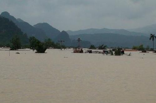 Vào hang tránh 'đại hồng thủy'