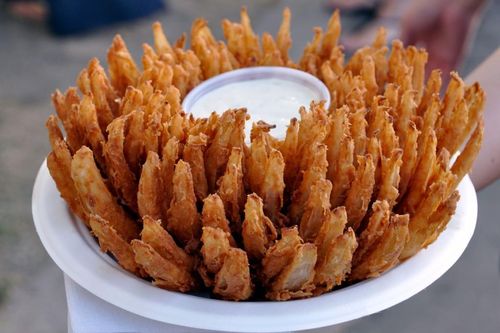 Cách làm bánh hoa hành tây chiên giòn lạ miệng