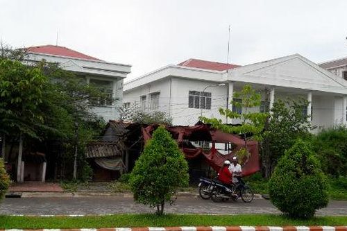 Chuyện lạ ở Sóc Trăng: Ba trụ sở tiền tỷ không có lối vào