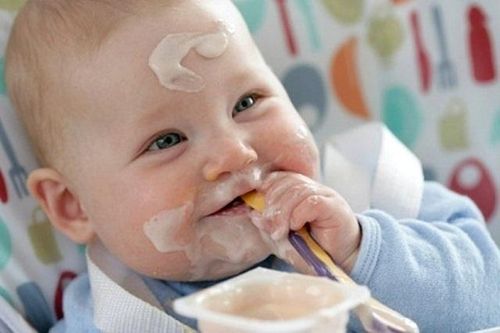 Trẻ 6 tháng tuổi ăn bao nhiêu là đủ?