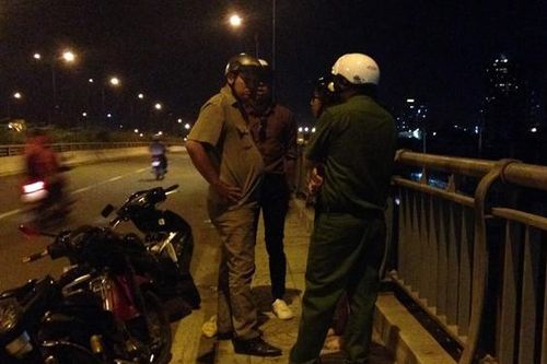 Bắt giữ hai đối tượng dùng dao tự chế cướp tài sản