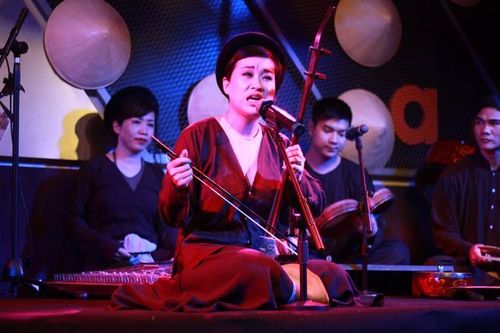 Cô bé 6 tuổi hát xẩm khiến khán giả nhớ cụ Hà Thị Cầu