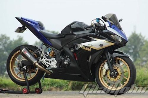 Yamaha R25 độ 'full bài' chạy trường đua tại Indonesia