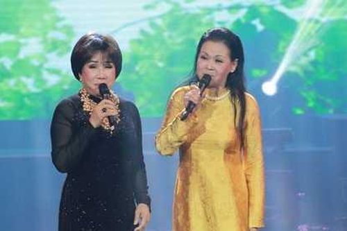 Bị Khánh Ly 'tố' không bao giờ sơn móng tay, Lệ Thu nhận là người 'hà tiện'