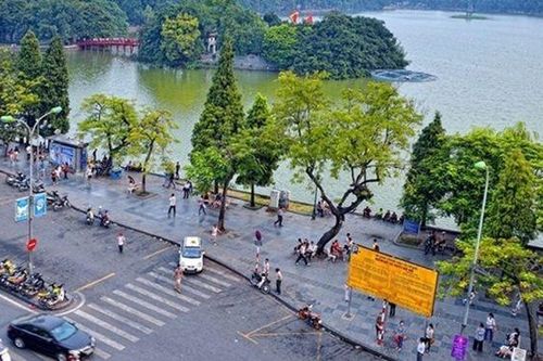 Bạn sẽ được gửi xe miễn phí ở 23 điểm xung quanh phố đi bộ hồ Hoàn Kiếm