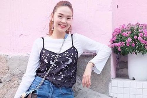 Cách mặc áo 2 dây kín đáo của Minh Hằng