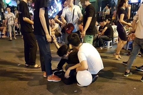 Hiểm họa 'bóng cười': 'phê' từ quán bar đến phố xá vỉa hè