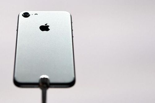 Dân Mỹ mua iPhone 7 giá tốt nhất mất bao nhiêu tiền?