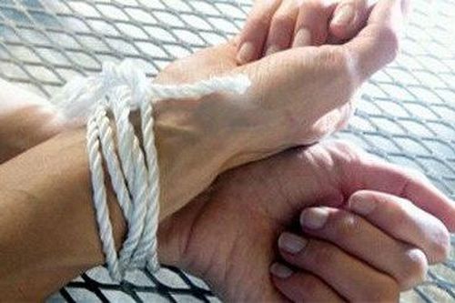 Dùng mã tấu khống chế chủ nhà trọ ở Sài Gòn để cướp đồ