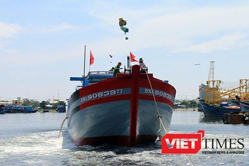 Ngư dân Đà Nẵng đóng thêm tàu cá vỏ gỗ 'khủng' vươn khơi