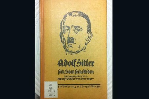 Lộ mánh khóe ca tụng bản thân của trùm phát xít Hitler