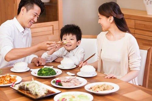 Gợi ý chi tiêu gia đình 3 người thu nhập 17 triệu để dành 5,5 triệu