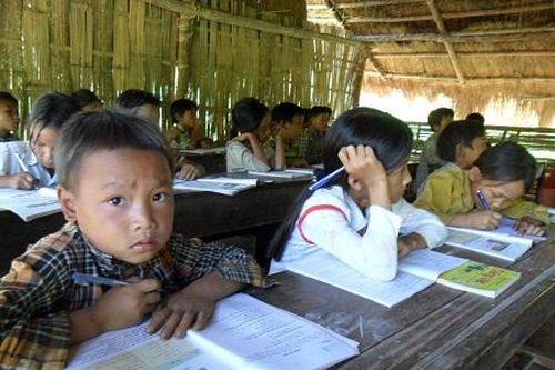 14 năm dạy học ở vùng ĐBKK thôi hưởng phụ thu hút nhưng được hưởng phụ cấp lâu năm