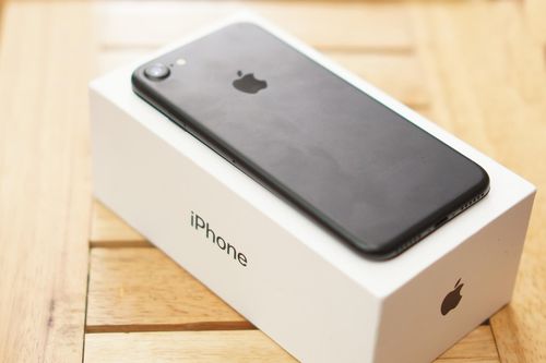 Giá iPhone 7 xách tay lao dốc