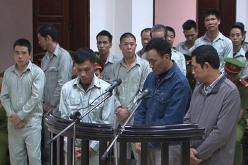 Hơn 100 năm tù cho những con bạc ở sới xóc đĩa 'khủng'