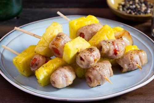 Thịt ba chỉ bọc cà chua nướng