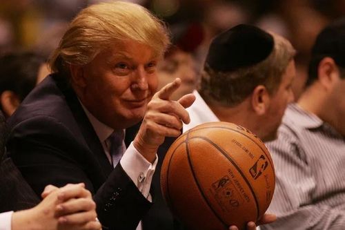 Các đội bóng NBA tẩy chay khách sạn của Donald Trump