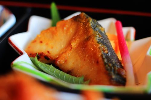 Cách làm cá hồi nướng tương miso ngon như nhà hàng Nhật