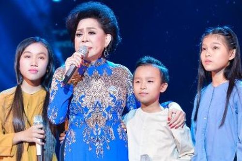Hồ Văn Cường lấy nước mắt khán giả ở live show Giao Linh