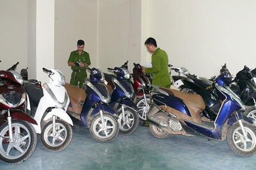 Triệt phá ổ nhóm gây 9 vụ trộm cắp xe máy, thu giữ 20 xe