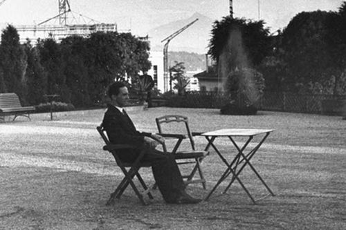 Tiết lộ giật mình về 'cánh tay phải' của trùm phát xít Hitler