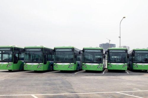 Cận cảnh dàn xe buýt nhanh của Hà Nội trước giờ lăn bánh