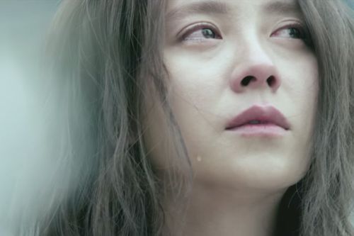 Sau khi 'bị buộc' rời khỏi Running Man, Song Ji Hyo quyết định cách ly với thế giới bên ngoài