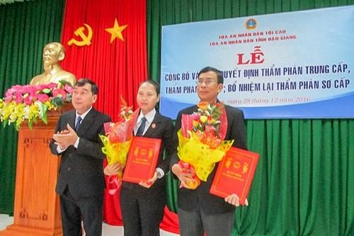 TAND tỉnh Hậu Giang trao các quyết định bổ nhiệm Thẩm phán