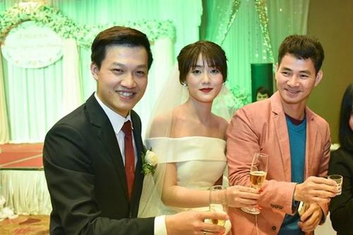 Hình ảnh 'chất lừ' trong lễ ăn hỏi của MC 'Hãy chọn giá đúng' và bạn gái hotgirl