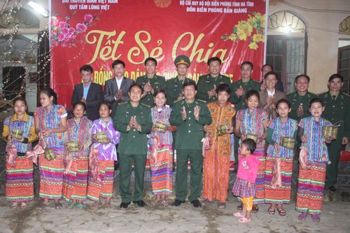 Tết sớm nơi biên cương