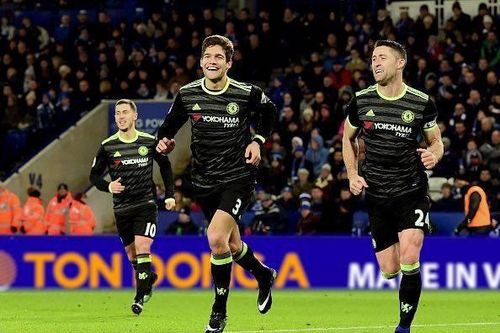 Chelsea nhấn chìm ĐKVĐ Leicester
