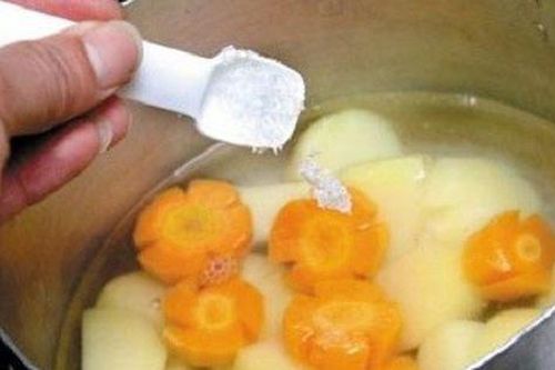 Nêm mì chính lúc đang nấu ăn có độc hại?