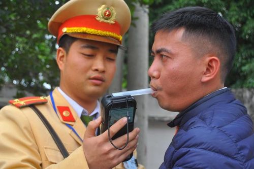 Hà Nội xử phạt hơn trăm trường hợp 'quá chén'