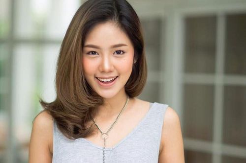 9X nổi tiếng trên mạng nhờ sở hữu thương hiệu mỹ phẩm riêng