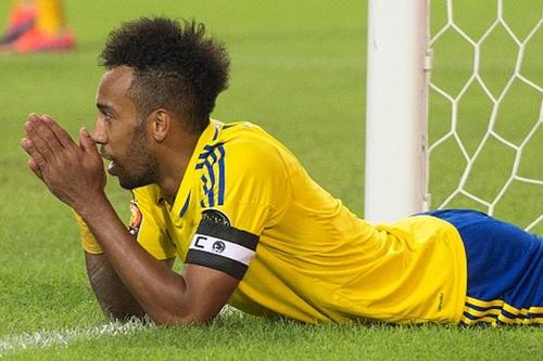 Aubameyang bỏ lỡ khó tin góp phần khiến Gabon bị loại