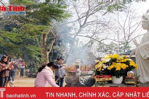 Náo nức đi lễ chùa cầu an đầu năm mới