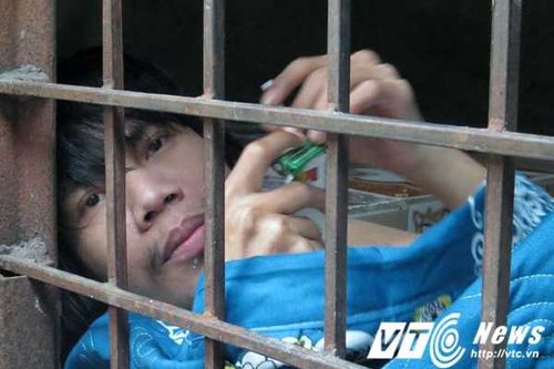 Góa phụ ve chai và 3 người con bị tâm thần: 'Bao năm qua, có biết Tết là gì đâu'