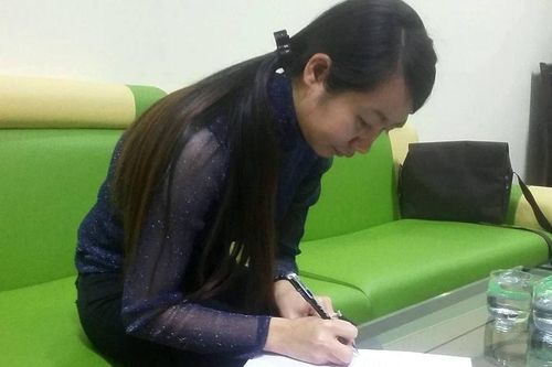 Cô giáo mầm non dùng đũa đánh trẻ bầm tím đùi