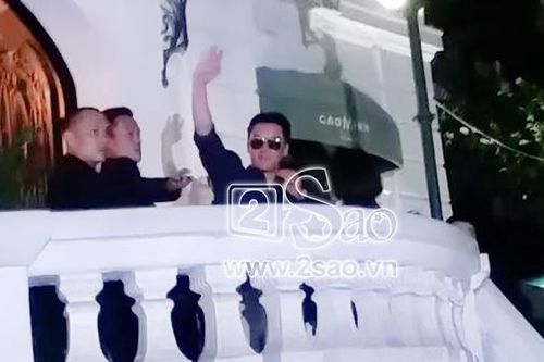 Seungri trổ tài làm dj bar tại Hà Nội - Fan vỡ òa khi thần tượng vẫy tay chào